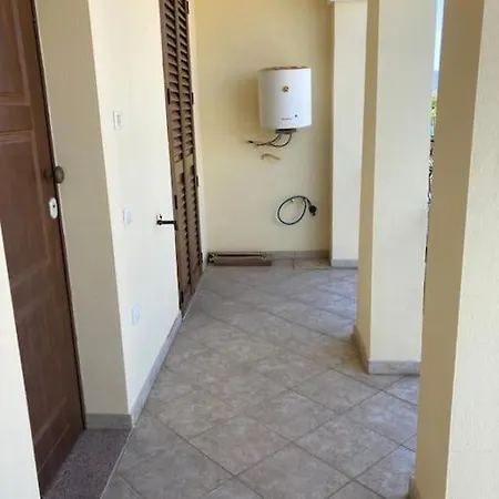 Bilocale Con Parcheggio In Zona Tranquilla