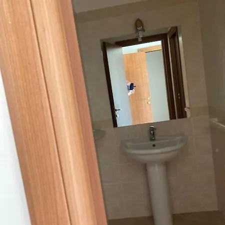 Daire Bilocale Con Parcheggio In Zona Tranquilla Pula