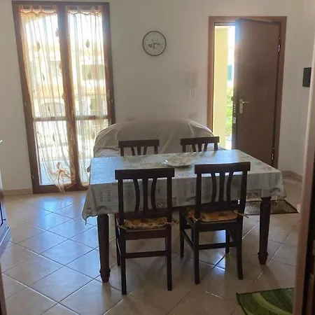 Daire Bilocale Con Parcheggio In Zona Tranquilla